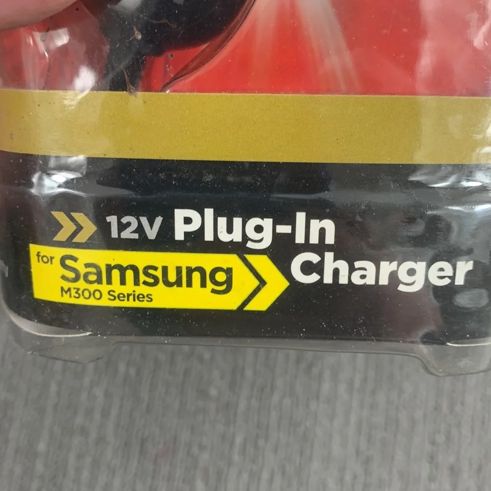 Motor Trend 12V Plug-in Car Charger Power Adapter for Samsung M300 Series New